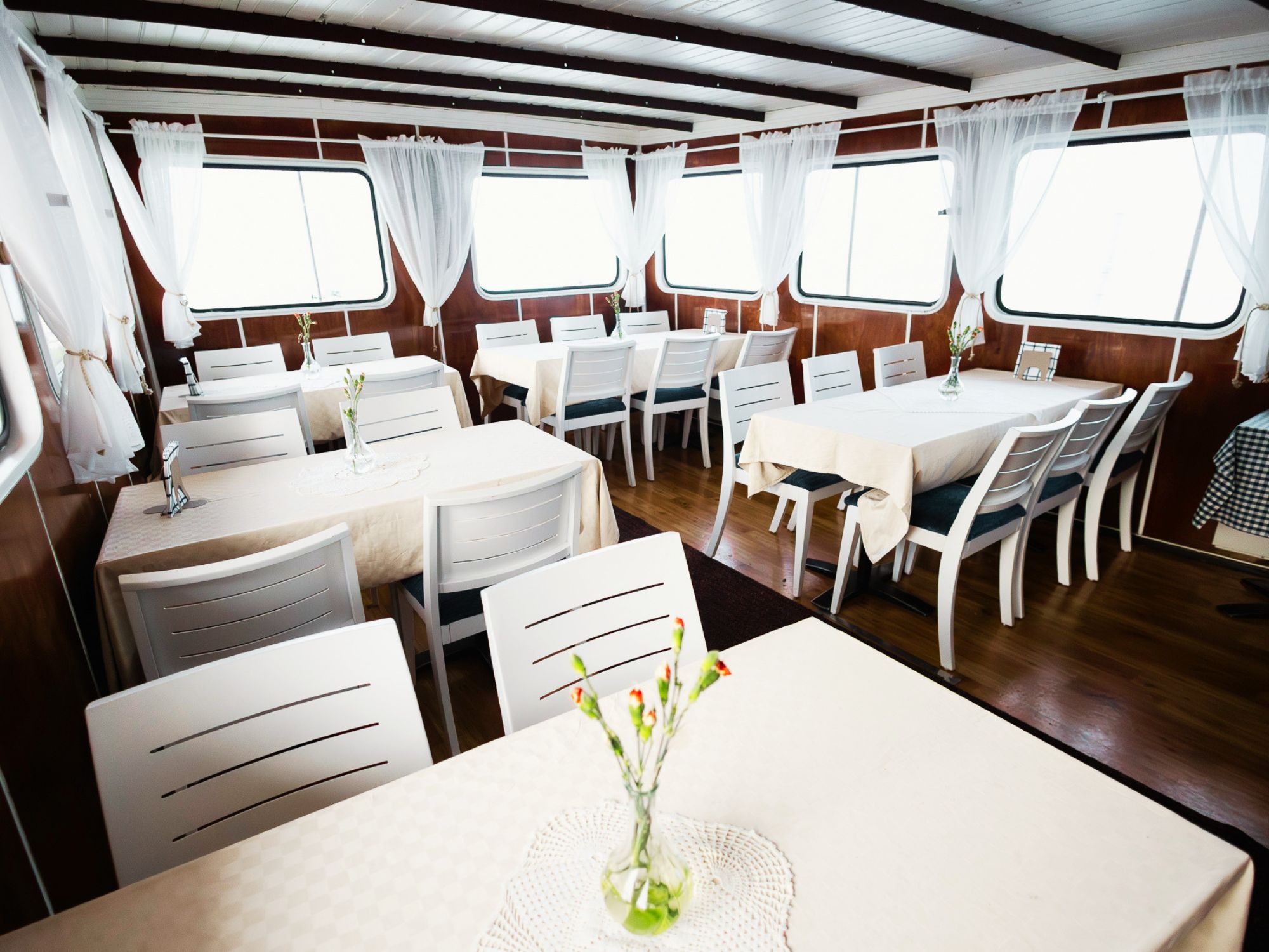 finland-old-steamship-heinavesi-restaurant (1)