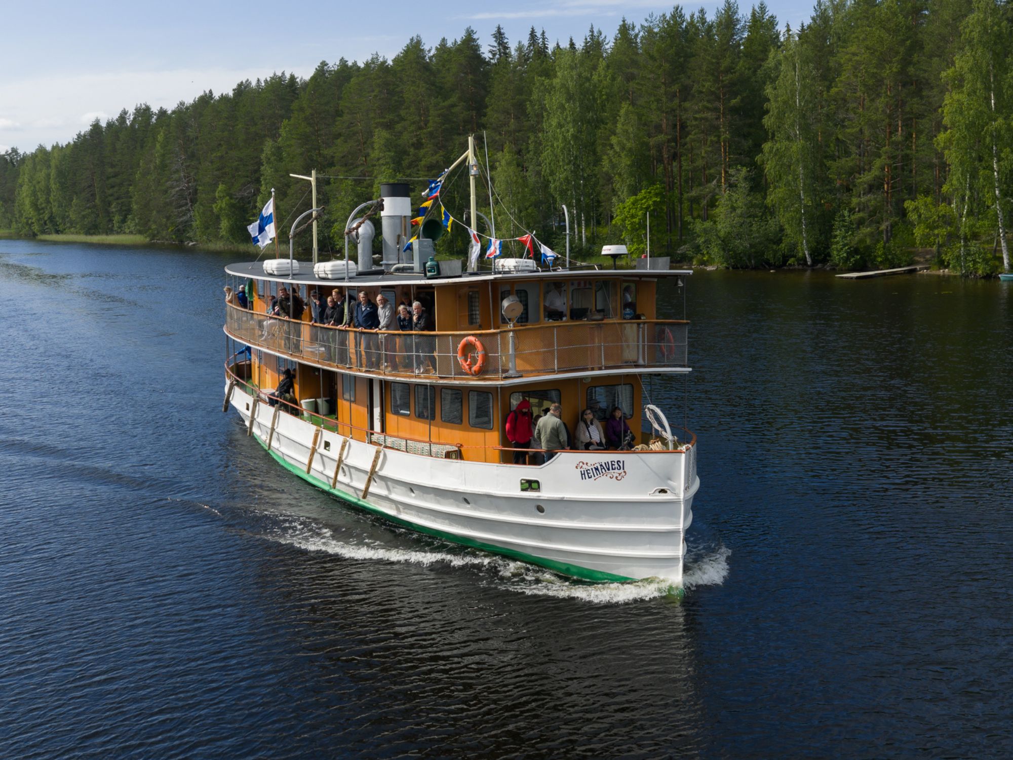 ss-Heinävesi-risteilee-kanavareitillä