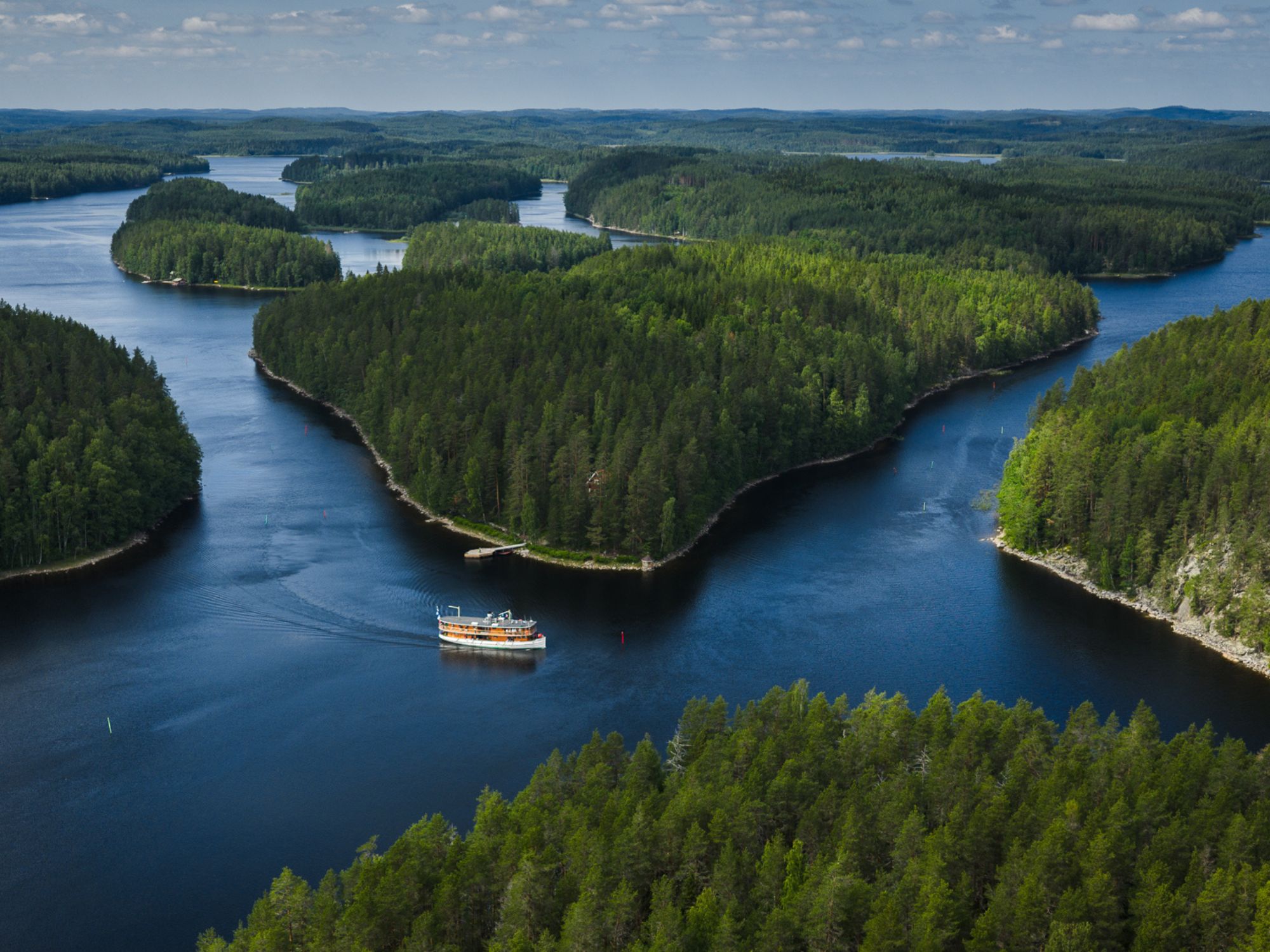 ss-Heinävesi-risteilee-koukunpolvessa